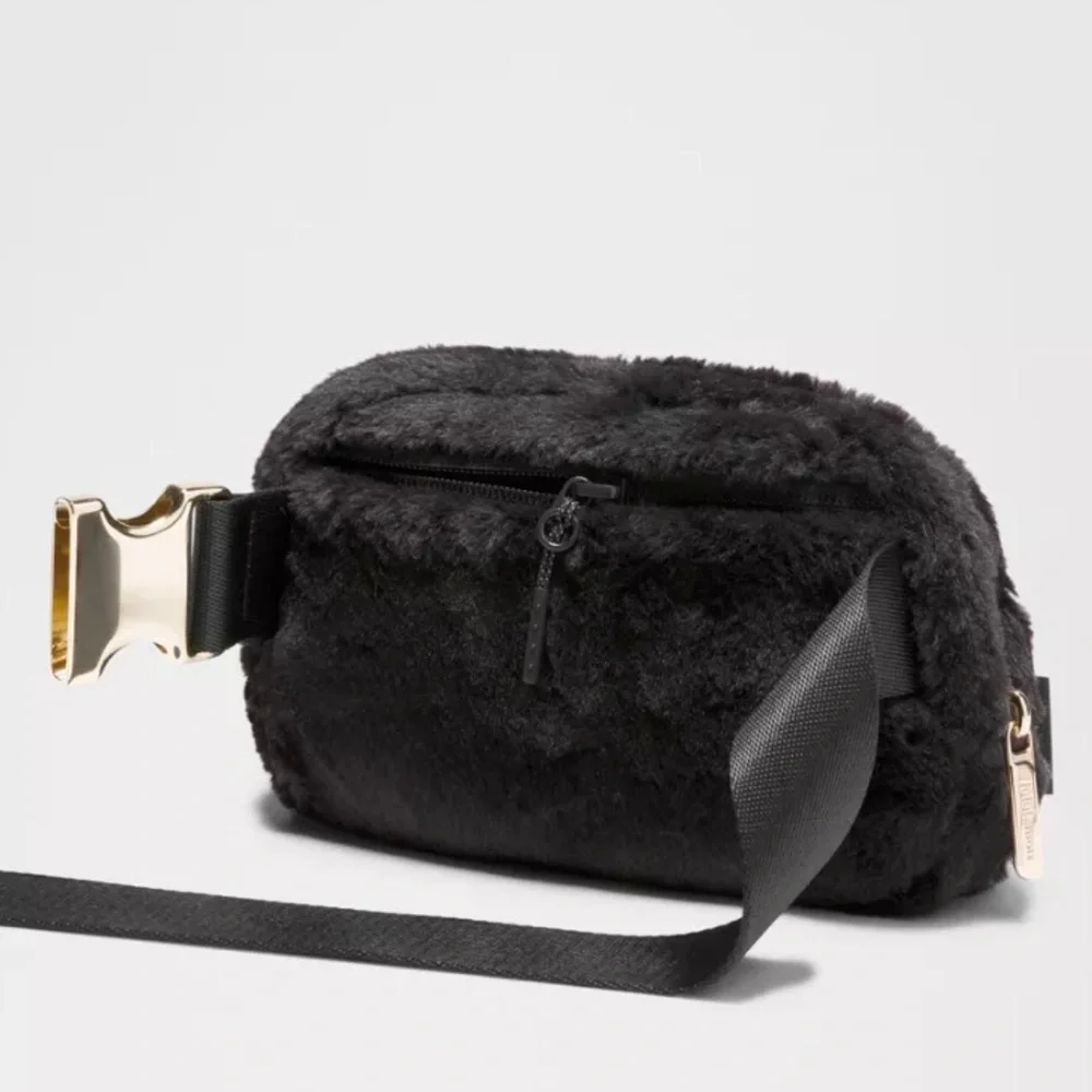 Lululemon Everywhere Belt Bag Plush Fleece